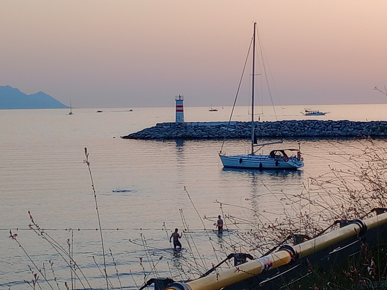 Pamucak Plajı: Efes'in Yanında Geniş Bir Kumsal