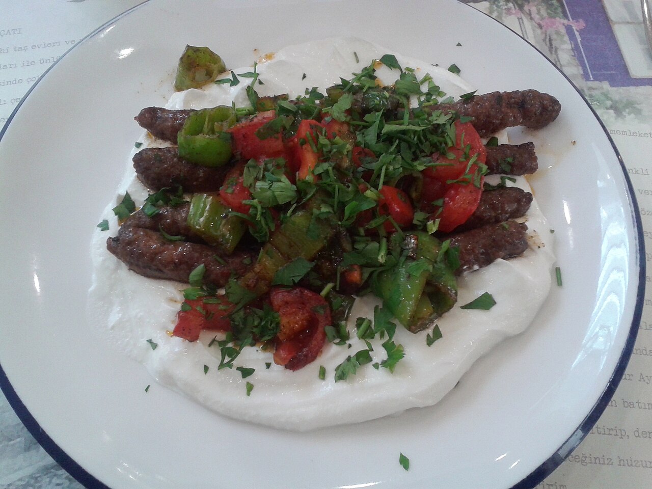 Tire Şiş Köfte: Tescilli Lezzetin Sofrası