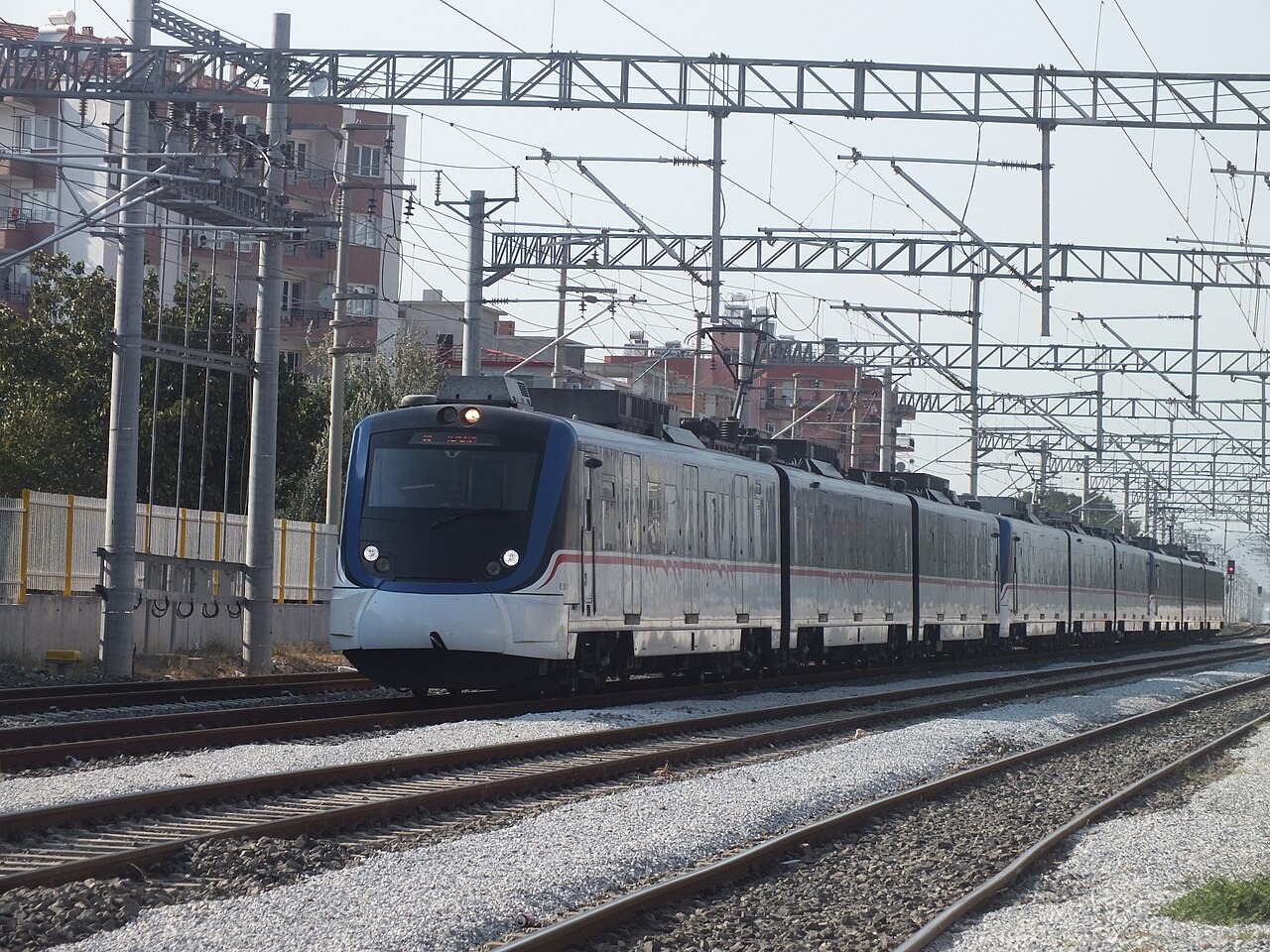 İzmir Gevreği: Simitten Farkı ve Nerede Yenir